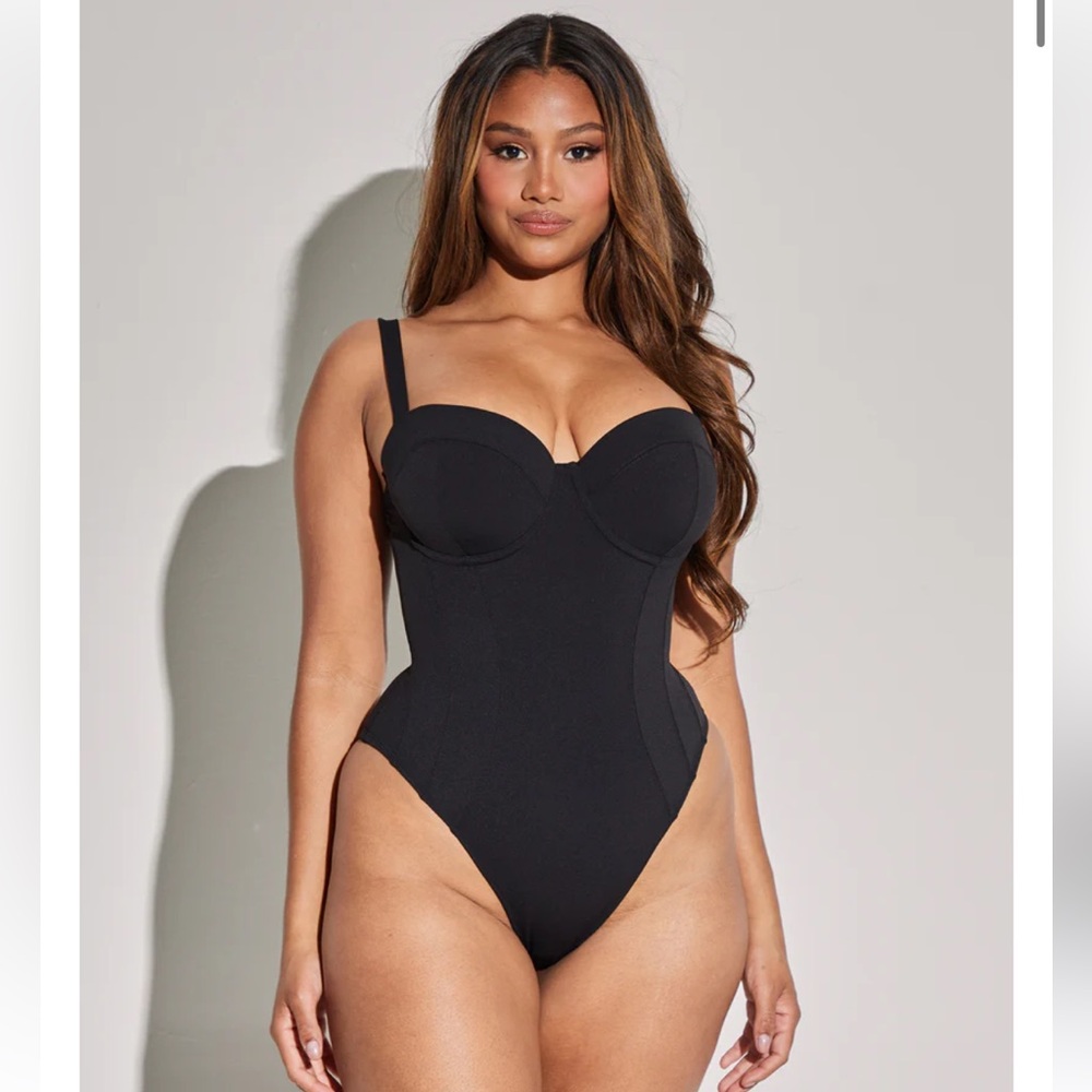 TA3 hi cut Lushy xs D/DD TIK TOK VIRAL * SNATCHED* corset swimsuit! XS-S 🔥!!